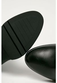 Wojas - Botki skórzane. Nosek buta: okrągły. Zapięcie: zamek. Kolor: czarny. Materiał: skóra. Szerokość cholewki: normalna. Obcas: na obcasie. Wysokość obcasa: średni #3