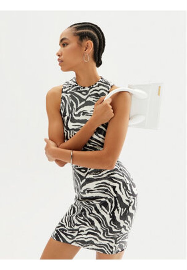 JACQUEMUS Torebka Le Grand Chiquioto 213BA003 Biały. Kolor: biały. Materiał: skórzane