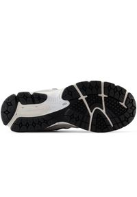 Buty unisex New Balance M2002WD – szare. Kolor: szary. Materiał: guma, skóra. Szerokość cholewki: normalna #2