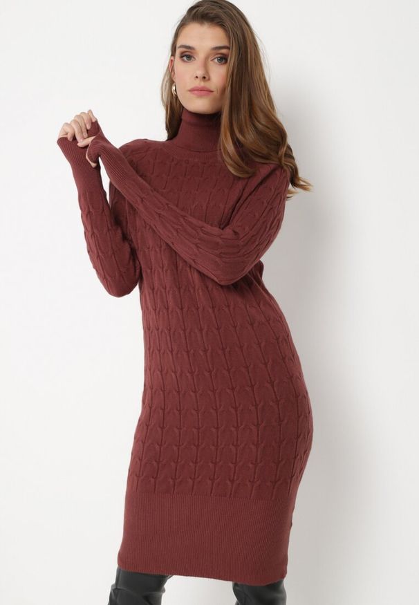 Born2be - Brązowa Midi Sukienka z Golfem o Pudełkowym Kroju i Długimi Rękawami ze Ściągaczami Yvonnena. Typ kołnierza: golf. Kolor: brązowy. Długość rękawa: długi rękaw. Długość: midi