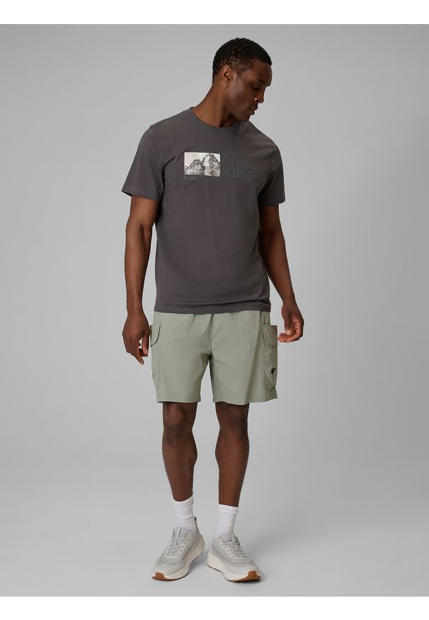 4f - 4F T-shirt regular z nadrukiem męski - szary M. Okazja: na co dzień. Kolor: szary. Materiał: bawełna, dzianina. Wzór: nadruk. Styl: casual