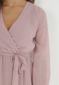 Born2be - Różowa Sukienka Pronestra. Kolor: różowy. Materiał: materiał, tkanina. Wzór: gładki. Typ sukienki: kopertowe. Styl: elegancki. Długość: mini #2