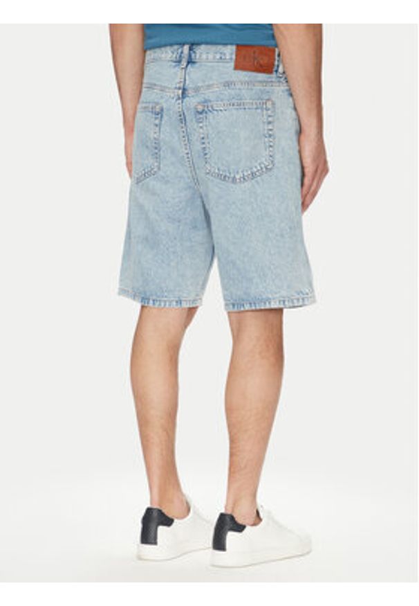 Calvin Klein Jeans Szorty jeansowe 90's LV04RB930G Niebieski Regular Fit. Kolor: niebieski. Materiał: bawełna