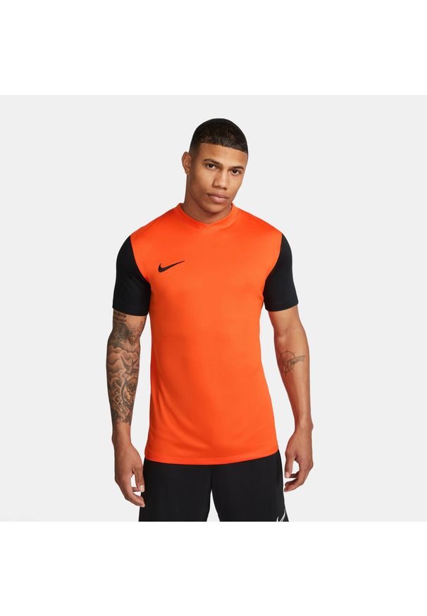 Koszulka piłkarska męska Nike Drifit Tiempo Premier 2. Kolor: pomarańczowy. Długość rękawa: krótki rękaw. Długość: krótkie. Sport: piłka nożna
