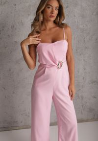 Renee - Różowy Kombinezon Elegancki z Długimi Nogawkami z Paskiem i Elegancką Klamrą Laliore. Kolor: różowy. Długość: długie. Styl: elegancki #3