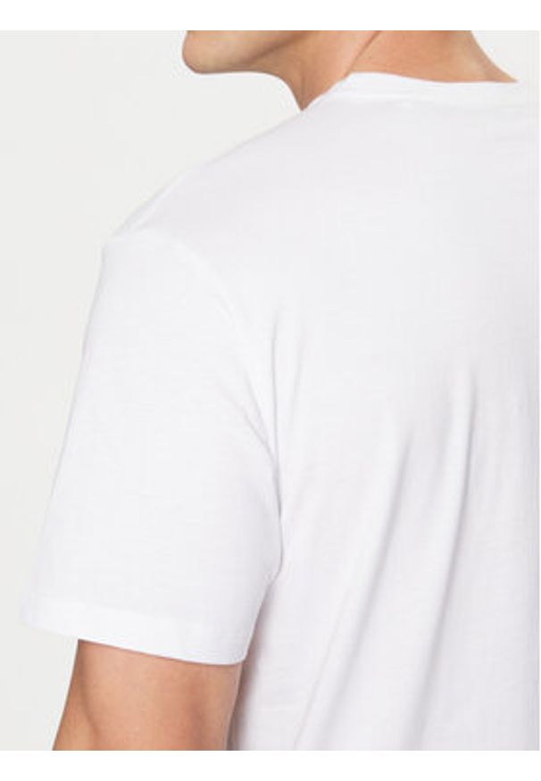 Guess T-Shirt M5RI01 KCHA1 Biały Regular Fit. Kolor: biały. Materiał: bawełna
