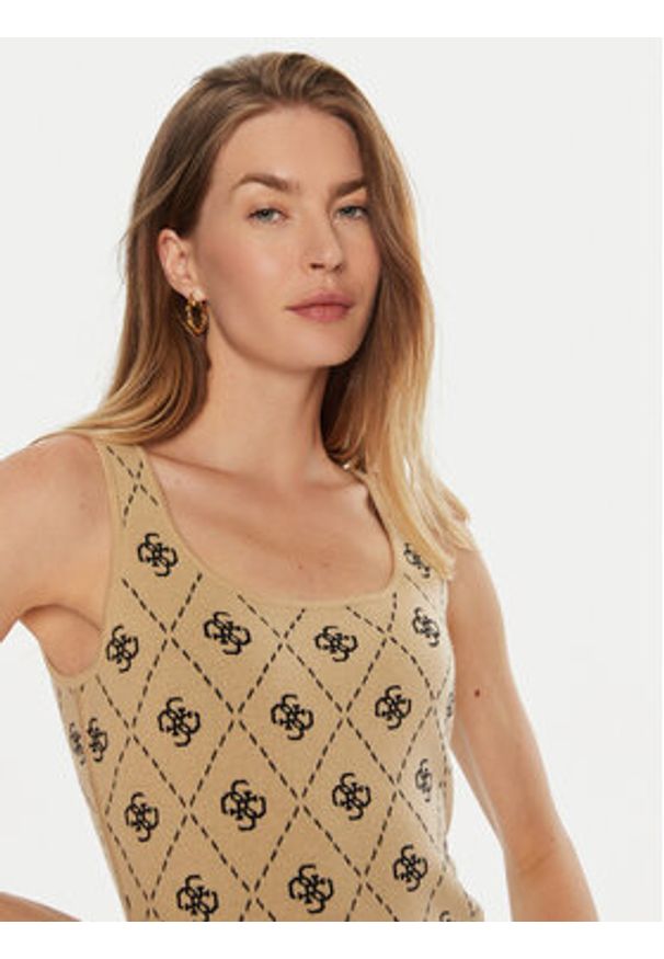 Guess Sukienka dzianinowa Sarah W4BK98 Z3JD2 Beżowy Slim Fit. Kolor: beżowy. Materiał: syntetyk
