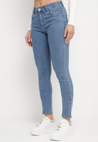 Born2be - Niebieskie Jeansy Skinny z Efektem Push Up Amorssa. Okazja: do pracy, na spotkanie biznesowe. Kolor: niebieski. Styl: elegancki, sportowy, biznesowy