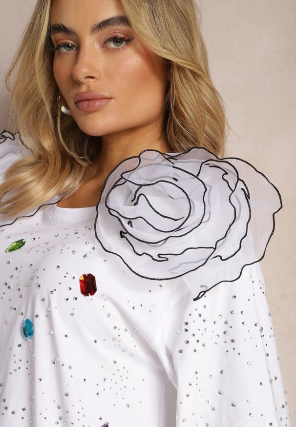 Renee - Biała Bawełniana Bluzka Prosta z Kryształkami i Cyrkoniami Leokka. Kolor: biały. Materiał: bawełna. Sezon: lato