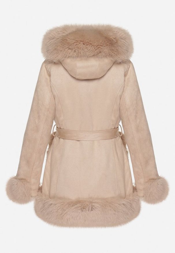 Born2be - Beżowa Futerkowa Kurtka Taliowana z Paskiem Kapturem i Kieszeniami Maivin. Kolor: beżowy. Materiał: jeans. Sezon: zima. Styl: wizytowy, elegancki