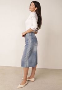 Born2be - Niebieskie Jeansowe Szorty Casual o Kroju Typu Bermudy z Bawełną Pheradia. Okazja: na co dzień. Kolor: niebieski. Materiał: jeans, bawełna. Długość: krótkie. Sezon: lato. Styl: casual #5