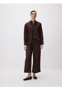 Reserved - Lniana koszula - ciemnobrązowy. Kolor: brązowy. Materiał: len