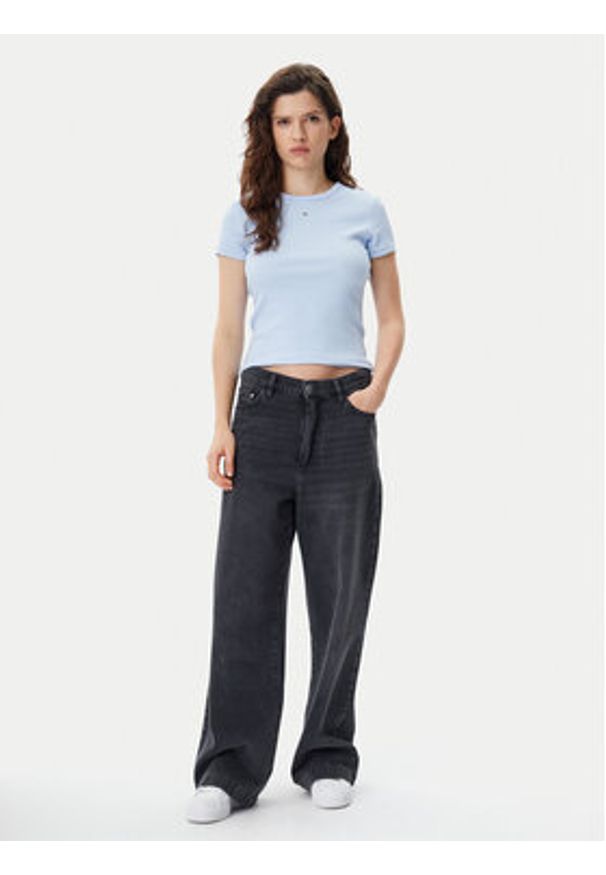 Tommy Jeans T-Shirt Essential DW0DW17383 Błękitny Slim Fit. Kolor: niebieski. Materiał: bawełna