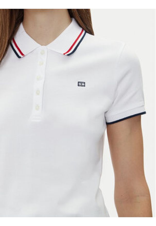 TOMMY HILFIGER - Tommy Hilfiger Polo Feminine Sporty Slim Polo Ss WW0WW44517 Biały Regular Fit. Typ kołnierza: polo. Kolor: biały. Materiał: bawełna. Styl: sportowy