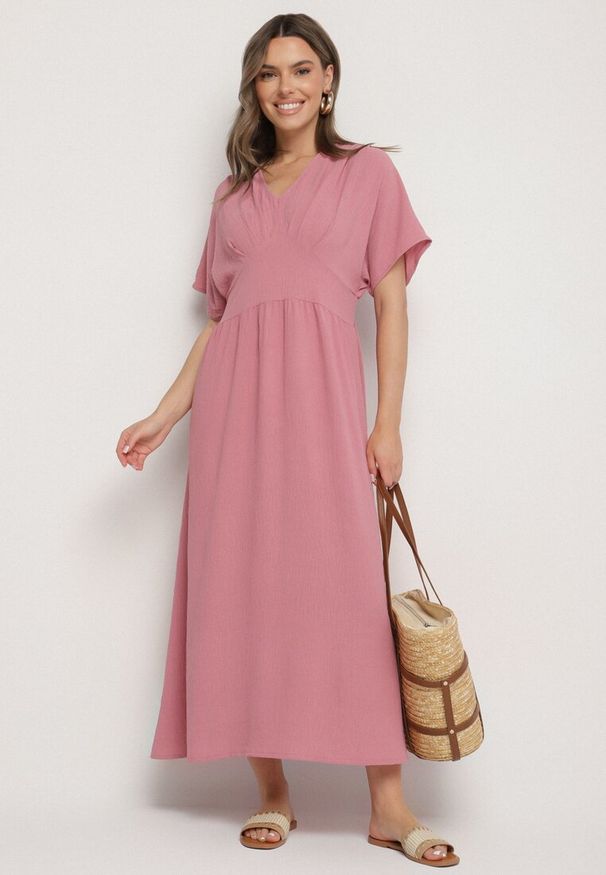 Born2be - Ciemnoróżowa Sukienka z Bawełną i Górą w Stylu Nietoperza Filenia. Okazja: na co dzień. Kolor: różowy. Materiał: bawełna. Styl: casual