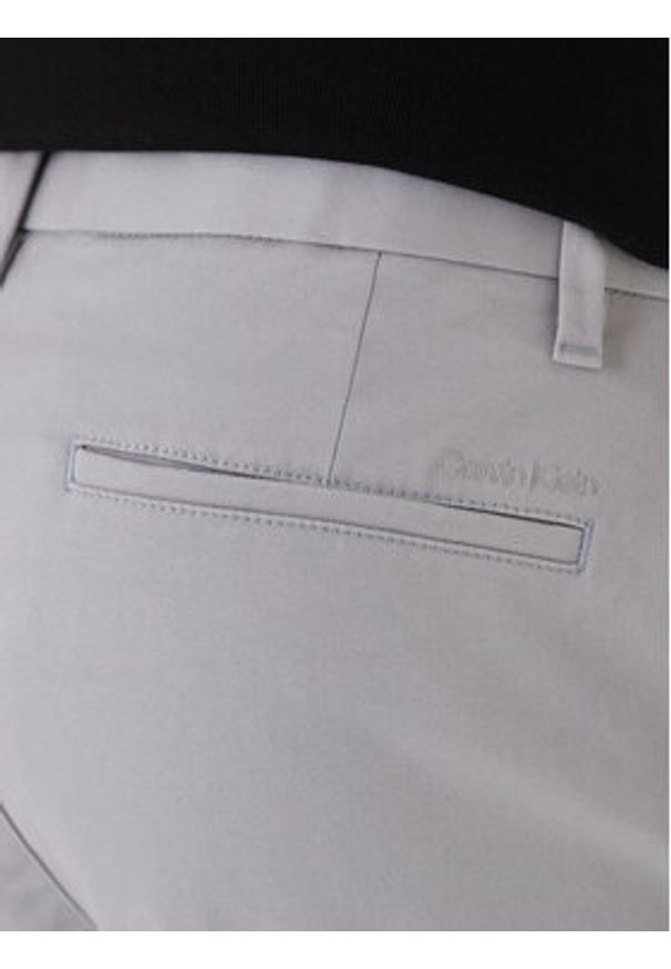 Calvin Klein Chinosy LV040EM633 Szary Slim Fit. Kolor: szary. Materiał: bawełna