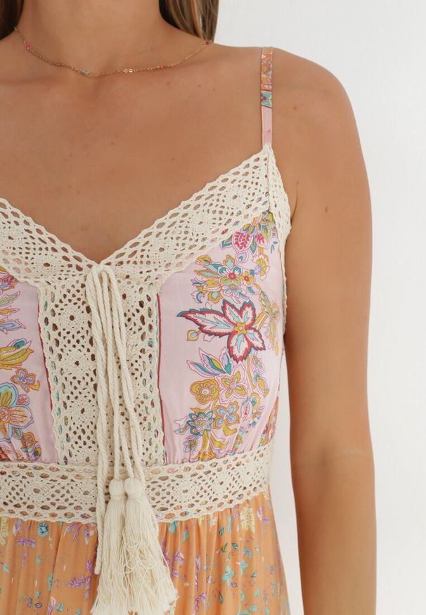 Born2be - Pomarańczowo-Różowa Sukienka Bakrey. Kolor: pomarańczowy. Materiał: tkanina, wiskoza, koronka. Długość rękawa: na ramiączkach. Wzór: nadruk, aplikacja, kwiaty. Sezon: lato. Długość: maxi