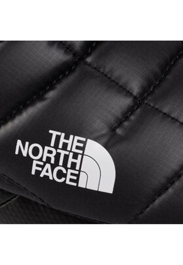 The North Face Kapcie Thermoball Traction Mule V NF0A3UZNKY4 Czarny. Kolor: czarny. Materiał: materiał