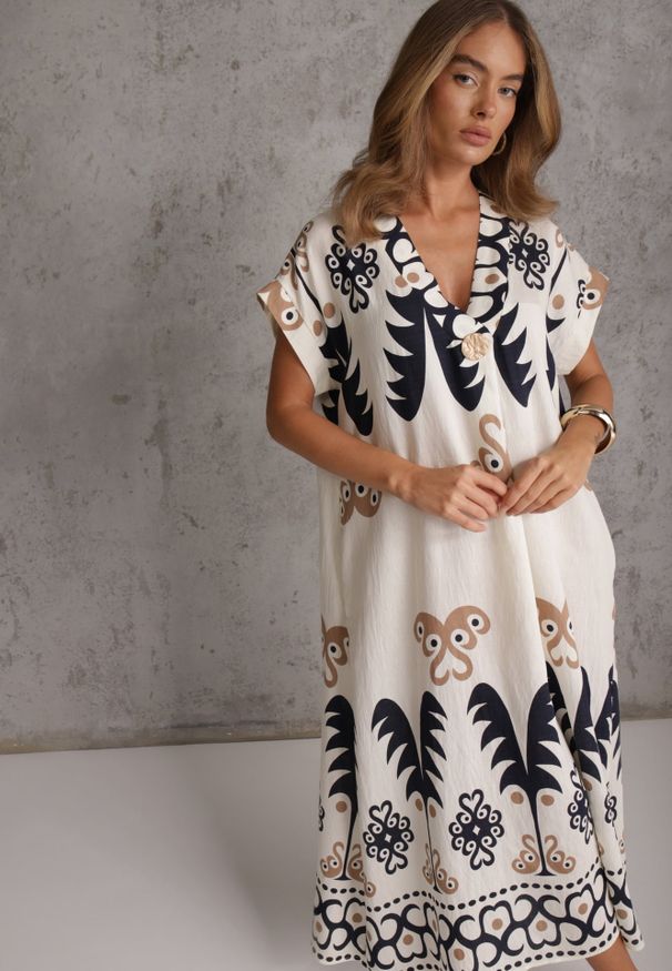 Renee - Granatowa Sukienka z Wiskozy Oversize z Etnicznym Printem Caliara. Okazja: na co dzień. Kolor: niebieski. Materiał: wiskoza. Wzór: nadruk. Typ sukienki: oversize. Styl: casual