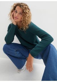 bonprix - Sweter z dzianiny Milano w prążek, z dekoltem w serek. Typ kołnierza: dekolt w serek. Kolor: niebieski. Materiał: dzianina. Wzór: prążki