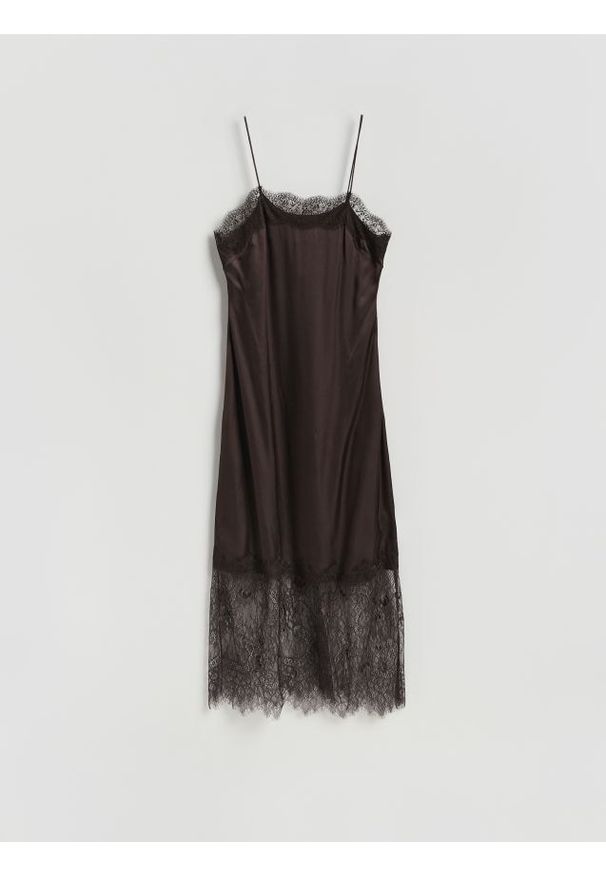 Reserved - Satynowa sukienka z koronką - ciemnobrązowy. Kolor: brązowy. Materiał: satyna, koronka. Wzór: koronka. Typ sukienki: proste