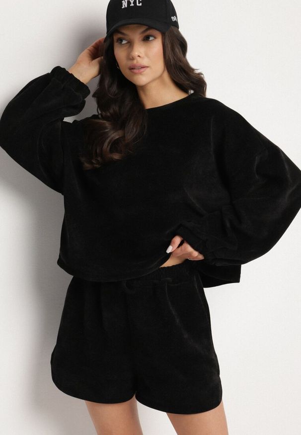 Born2be - Czarny Dzianinowy Komplet Bluza i Szorty Novanisa. Kolor: czarny. Materiał: dzianina