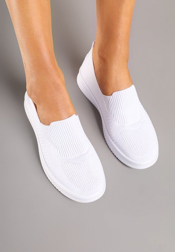 Born2be - Białe Tenisówki z Elastyczną Cholewką Eranila. Okazja: na co dzień, na spacer. Kolor: biały. Materiał: jeans. Szerokość cholewki: normalna. Styl: casual