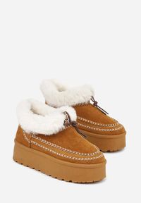 Born2be - Brązowe Śniegowce na Grubej Podeszwie z Ozdobnymi Przeszyciami i Futerkiem Lindera. Okazja: na co dzień. Kolor: brązowy. Materiał: futro. Styl: casual #6