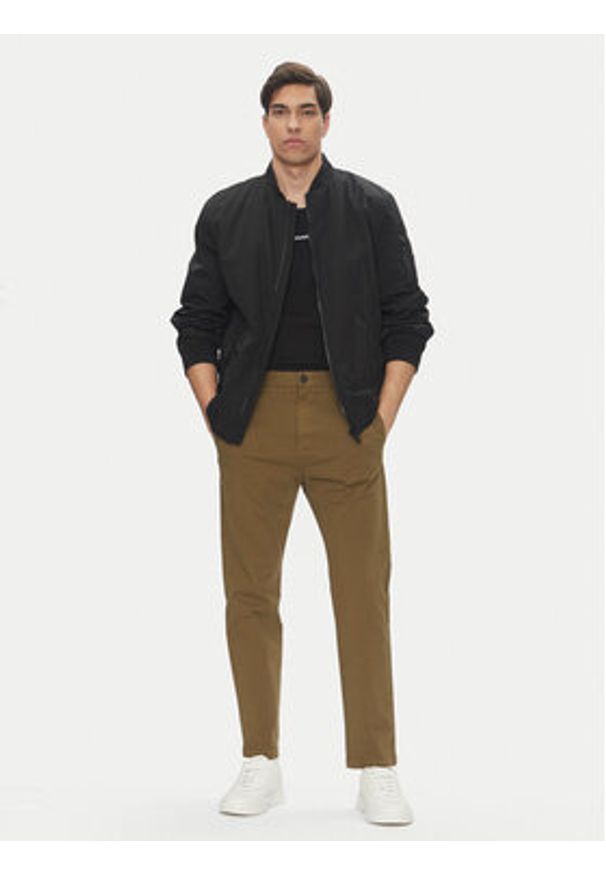 Hugo - HUGO Chinosy 50530886 Zielony Slim Fit. Kolor: zielony. Materiał: bawełna
