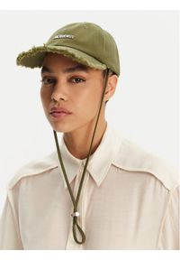 JACQUEMUS Czapka z daszkiem 23E235AC452-5012 Khaki. Kolor: brązowy. Materiał: bawełna, materiał