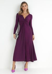 Born2be - Ciemnofioletowa Sukienka z Marszczeniem przy Dekolcie Metaliczna Sisio. Okazja: na co dzień. Kolor: fioletowy. Długość rękawa: długi rękaw. Typ sukienki: dopasowane, sportowe, proste. Styl: casual, sportowy #6