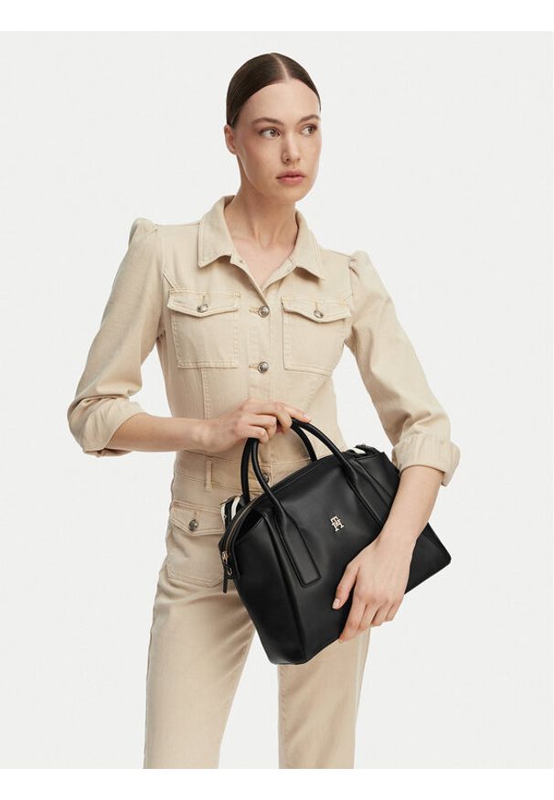 TOMMY HILFIGER - Tommy Hilfiger Torebka AW0AW18532 Czarny. Kolor: czarny. Materiał: skórzane