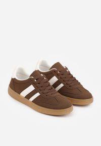 Renee - Brązowe Sneakersy Typu Tenisówki Ozdobione Paskami po Bokach Fefia. Okazja: na co dzień. Zapięcie: pasek. Kolor: brązowy. Materiał: jeans. Wzór: aplikacja. Sezon: wiosna #8