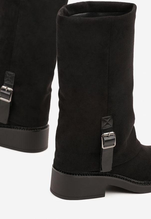Renee - Czarne Botki z Cholewką Imitującą Nogawkę Zdobione Paskiem ze Sprzączką Tirelie. Zapięcie: pasek. Kolor: czarny. Materiał: jeans, zamsz, skóra. Szerokość cholewki: normalna. Wzór: aplikacja