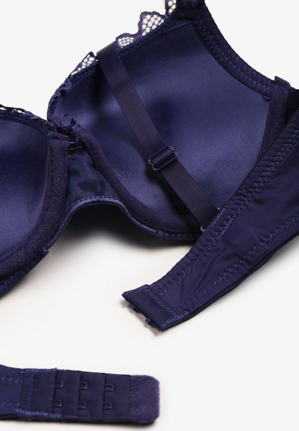 Born2be - Fioletowy Biustonosz z Push Upem i Koronkowymi Miseczkami Berilis. Kolor: fioletowy. Materiał: koronka. Rodzaj stanika: push-up. Wzór: aplikacja, koronka