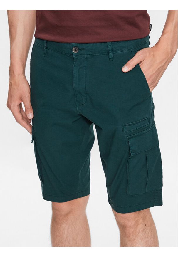 s.Oliver Szorty materiałowe 2128986 Zielony Relaxed Fit. Kolor: zielony. Materiał: bawełna