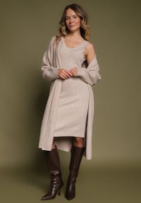 Born2be - Beżowy Komplet Dzianinowy z Wełną Długi Kardigan i Sukienka w Prążki Falandrea. Kolor: beżowy. Materiał: dzianina, wełna. Wzór: prążki