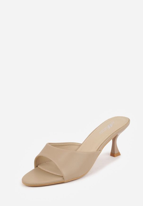 Renee - Ciemnobeżowe Klapki Peep Toe na Niskiej Szpilce Carinatia. Okazja: na co dzień. Nosek buta: otwarty. Kolor: beżowy. Materiał: jeans. Styl: casual, elegancki