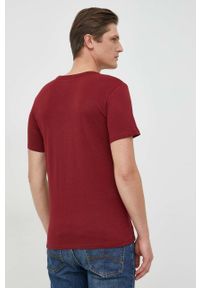 Guess t-shirt bawełniany kolor czerwony z nadrukiem. Kolor: czerwony. Materiał: bawełna. Wzór: nadruk #5