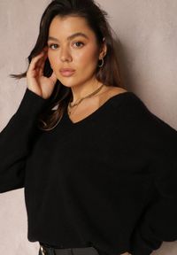 Renee - Czarny Sweter z Wiskozy Oversize Conime. Okazja: na co dzień. Typ kołnierza: dekolt w kształcie V. Kolor: czarny. Materiał: wiskoza. Długość rękawa: długi rękaw. Długość: długie. Wzór: aplikacja. Styl: elegancki, casual #4