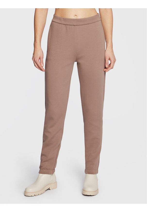 Calvin Klein Spodnie dresowe Minimal Logo K20K204964 Brązowy Regular Fit. Kolor: brązowy. Materiał: bawełna, dresówka