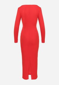 Born2be - Czerwona Dopasowana Sukienka Maxi z Kopertowym Dekoltem Mistena. Kolor: czerwony. Długość rękawa: długi rękaw. Typ sukienki: kopertowe. Długość: maxi #4