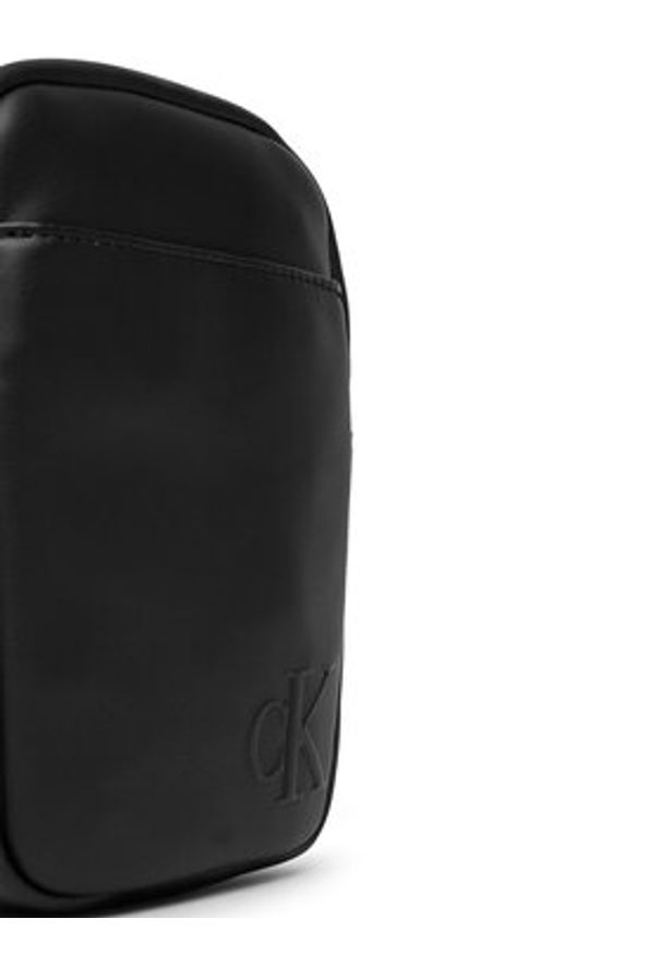 Calvin Klein Saszetka Bold Ck Slim Reporter LV04D3279G Czarny. Kolor: czarny. Materiał: skóra