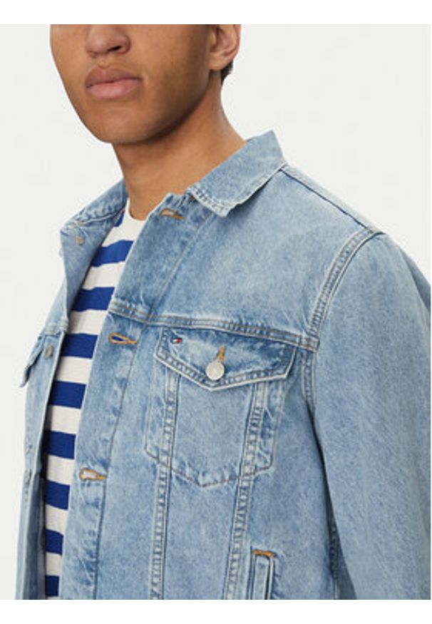 TOMMY HILFIGER - Tommy Hilfiger Kurtka jeansowa MW0MW38956 Niebieski Regular Fit. Kolor: niebieski. Materiał: bawełna