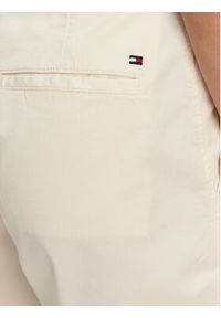 TOMMY HILFIGER - Tommy Hilfiger Szorty materiałowe WW0WW42457 Écru Regular Fit. Materiał: bawełna #5