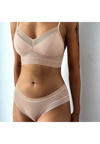 Intica - Stanik z dekoltem na plecach do codziennych stylizacji Neasa. Kolor: czarny. Materiał: materiał, skóra #4