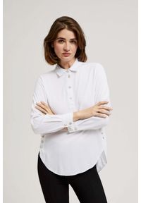 MOODO - Koszula z ozdobnymi guzikami na dekolcie i rękawach biała. Kolor: biały. Materiał: wiskoza