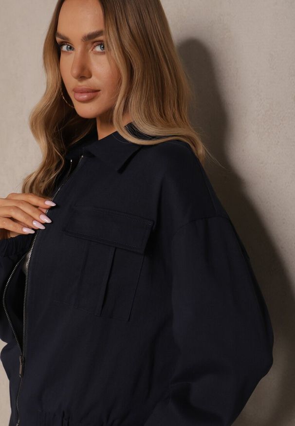 Renee - Granatowy Komplet Dresowy z Wiskozą Spodnie i Bluza z Ozdobnymi Kieszeniami Katiliona. Kolor: niebieski. Materiał: dresówka, wiskoza
