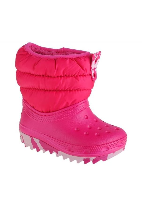Buty Crocs Classic Neo Puff Boot Toddler Jr 207683-6X0 różowe. Wysokość cholewki: przed kolano. Kolor: różowy. Materiał: syntetyk, guma. Szerokość cholewki: normalna