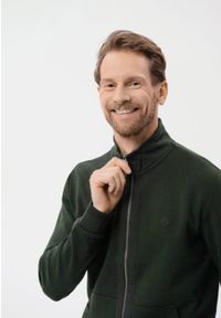 Volcano - Bluza ze stójką B-VINI. Okazja: na co dzień. Typ kołnierza: kołnierzyk stójkowy. Kolekcja: plus size. Materiał: dzianina, bawełna, materiał, tkanina. Wzór: gładki. Styl: wizytowy, klasyczny, casual, sportowy #1